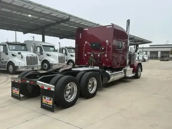 2023 Peterbilt 389