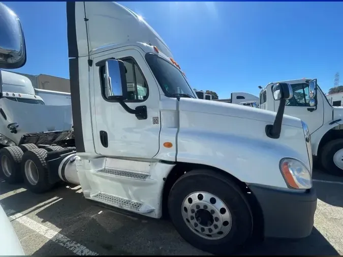 2014 FREIGHTLINER/MERCEDES CASCADIA 125