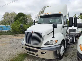 2019 NAVISTAR INTERNATIONAL RH613 DAYCAB S/A