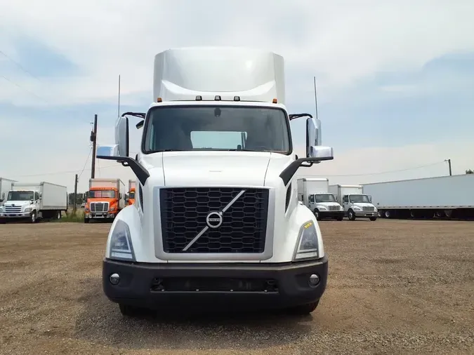 2019 VOLVO VNR42T 300