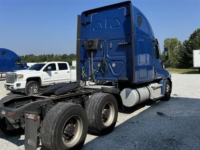 2020 FREIGHTLINER CA126