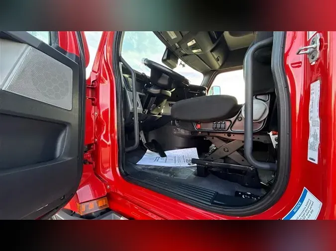 2022 FREIGHTLINER CA126