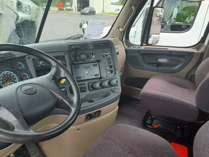 2017 FREIGHTLINER/MERCEDES CASCADIA 125