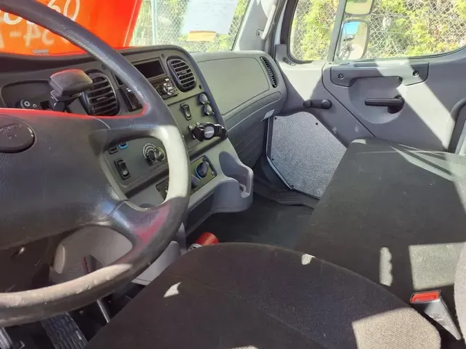 2018 FREIGHTLINER/MERCEDES M2 106