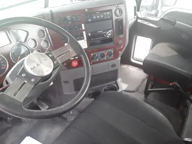 2018 MACK TRUCKS, INC. CHU613