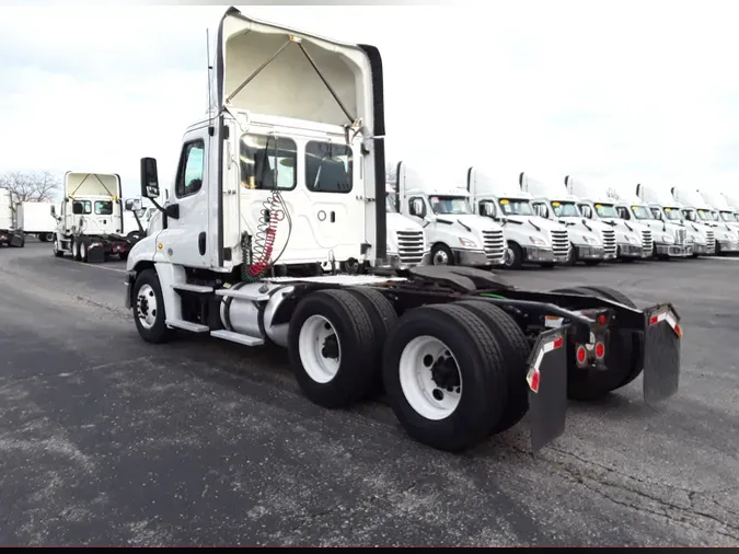 2018 FREIGHTLINER/MERCEDES CASCADIA 125