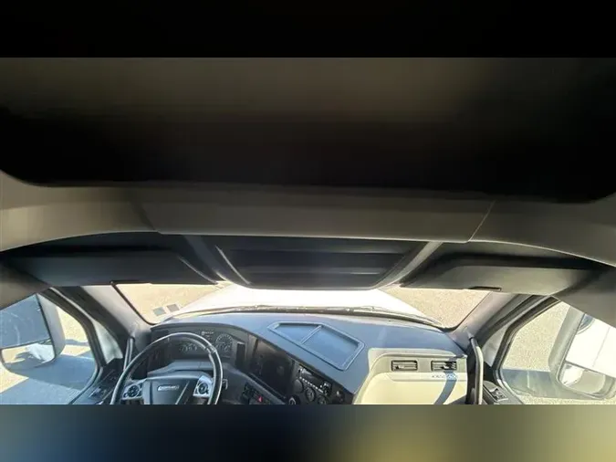 2022 FREIGHTLINER CA126