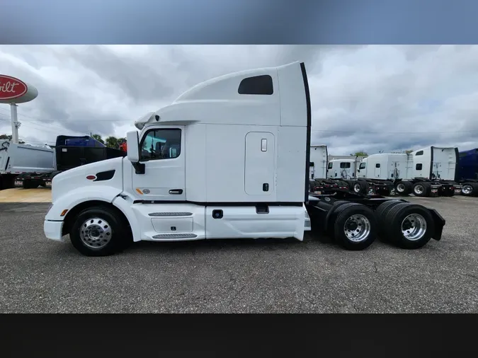 2022 Peterbilt 579
