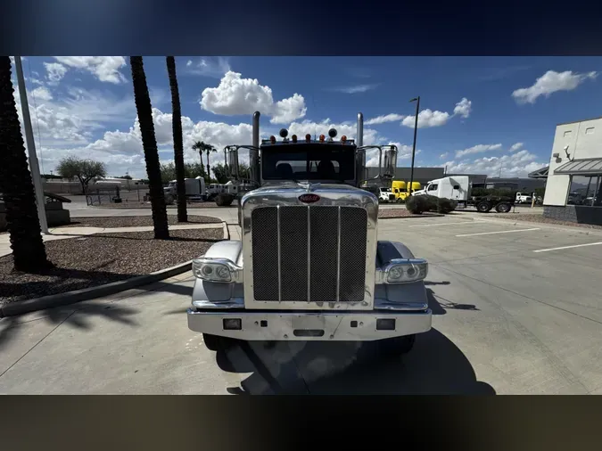 2020 Peterbilt 389f49e84b21e87f3a7d639389d01b332c2