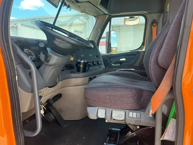 2019 FREIGHTLINER/MERCEDES CASCADIA 125