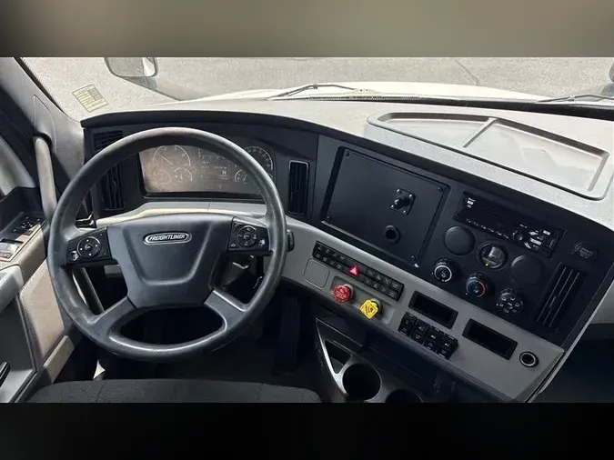 2021 FREIGHTLINER CA116