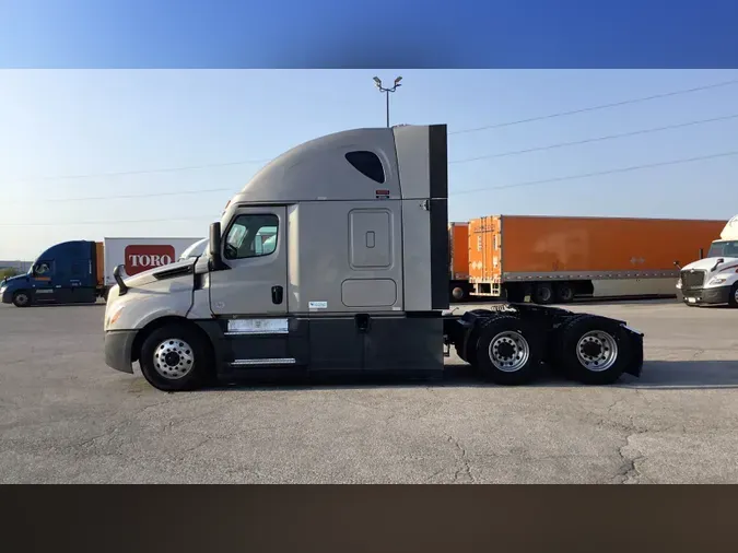 2024 Freightliner Cascadia 126