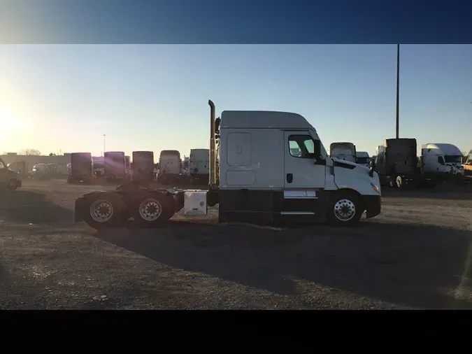 2022 Freightliner Cascadia 126f4a65837639e6d9db0c261570edfcacd
