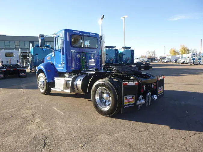 2017 Peterbilt 337