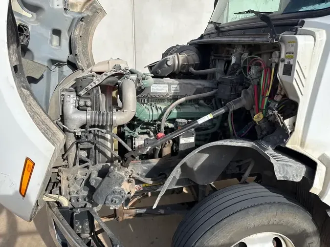 2019 VOLVO VNL64TRACTORf4a8636ec39bd5122f4c37632f9226c7