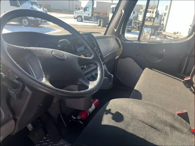 2018 FREIGHTLINER/MERCEDES M2 106