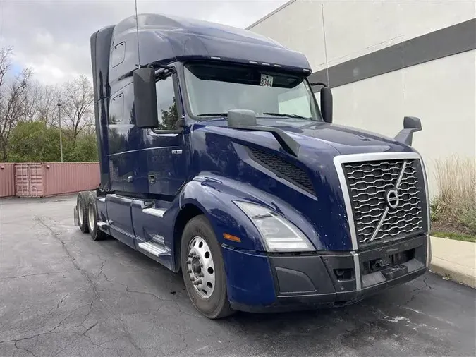 2021 VOLVO VNL760