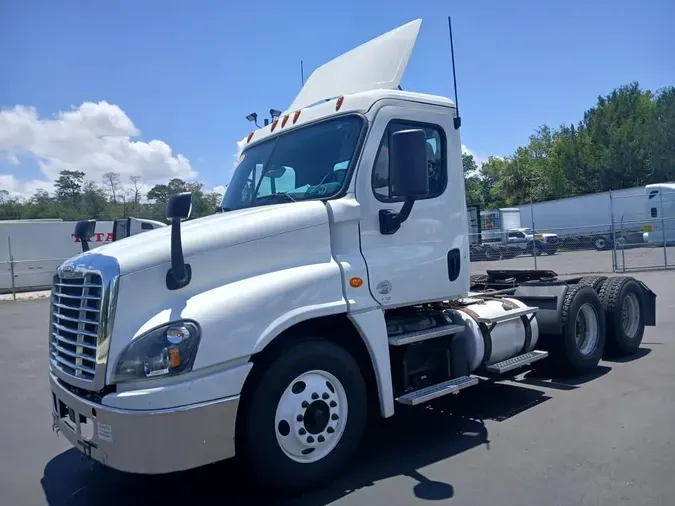 2019 FREIGHTLINER/MERCEDES CASCADIA 125f4aba23189fe44c4a7d73d9357901117