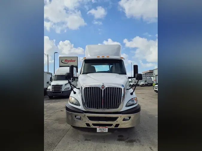 2019 NAVISTAR INTERNATIONAL RH613 DAYCAB S/A