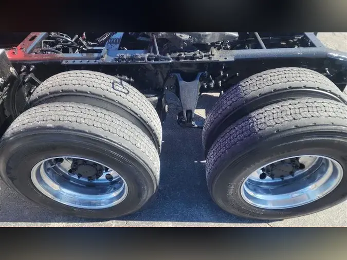 2020 INTERNATIONAL LT