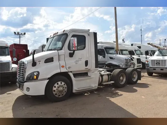 2016 FREIGHTLINER CASCADIA 113f4bebee6f4f9bbd6950e29b0133c65ac