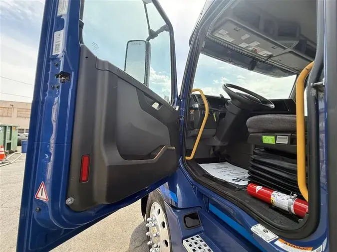 2022 VOLVO VNR64T300f4c16767f90d34e7330d2e4bd59cb0b7