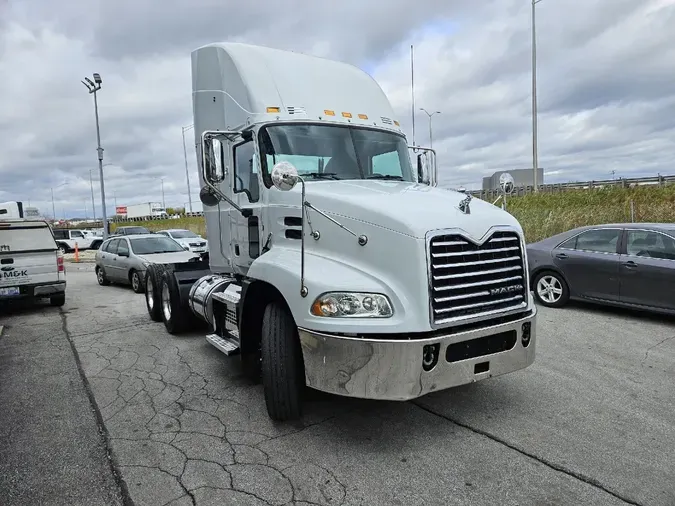 2018 MACK CXU613