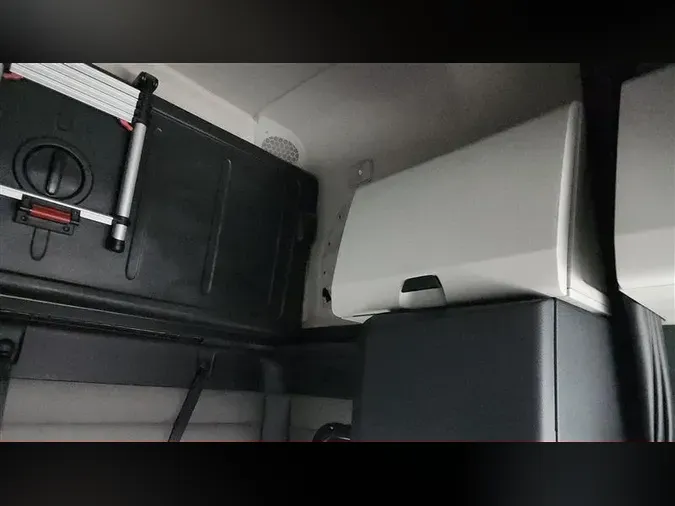 2020 FREIGHTLINER CA126