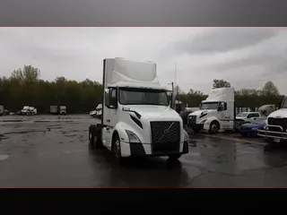 2019 Volvo VNL300