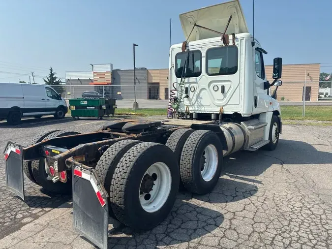 2019 FREIGHTLINER/MERCEDES CASCADIA 125f4dd651e5da74ab5614f67518f861693