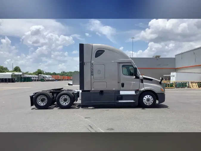 2024 Freightliner Cascadia 126