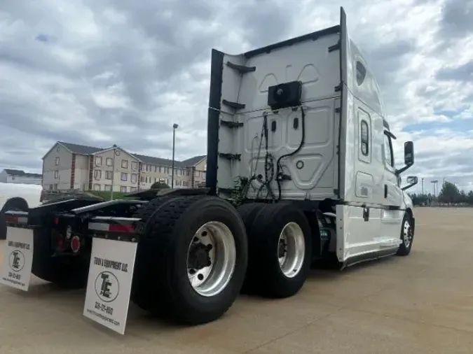 2019 Freightliner New Cascadia 126
