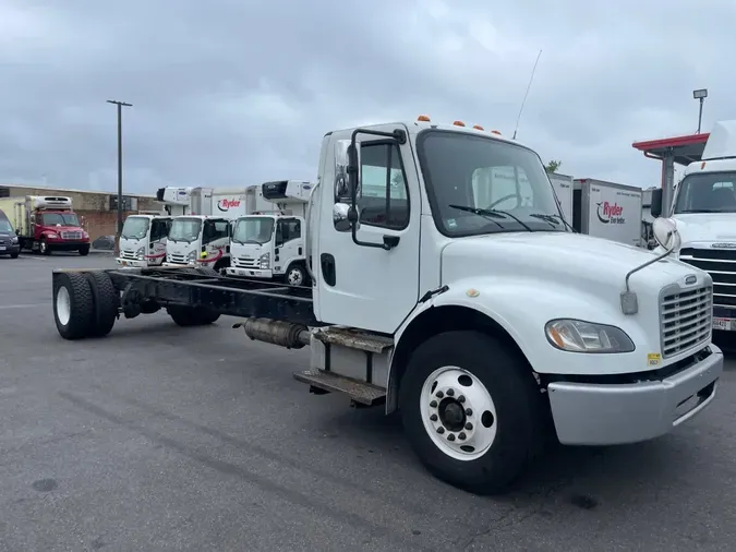 2016 FREIGHTLINER/MERCEDES M2 106