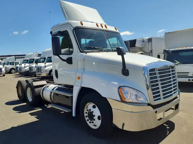 2016 FREIGHTLINER CASCADIA 125