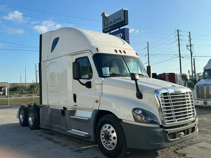 2019 Freightliner CASCADIA 125