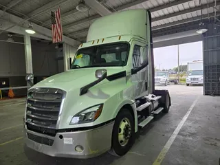 2019 FREIGHTLINER/MERCEDES NEW CASCADIA 126