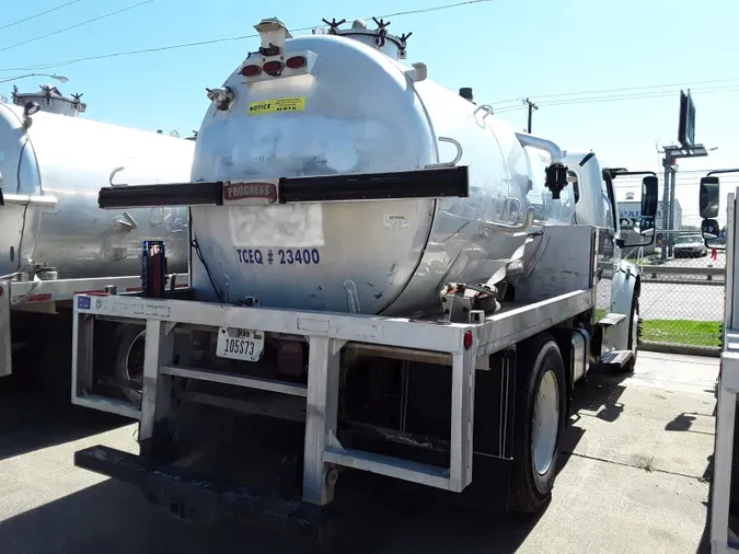 2016 Freightliner M2 106