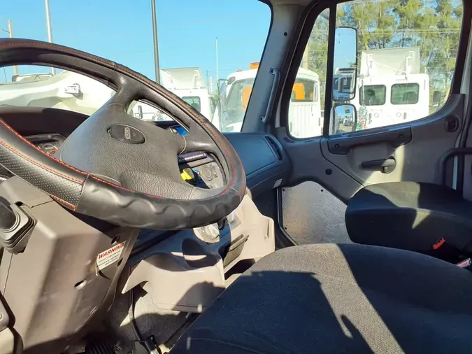 2020 FREIGHTLINER/MERCEDES M2 106