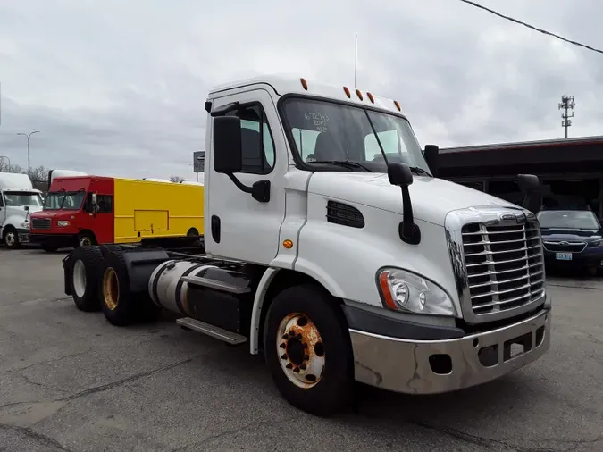 2017 FREIGHTLINER/MERCEDES CASCADIA 113