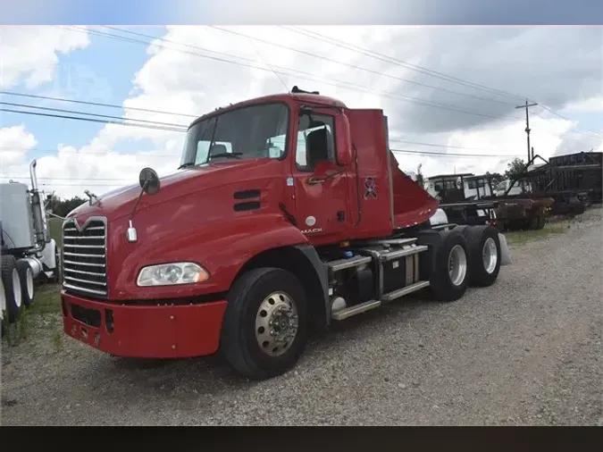 2015 MACK PINNACLE CXU613f4f0fecd01ae1977472cb8493aa3fb71