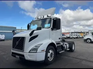 2019 VOLVO VNR42T 300