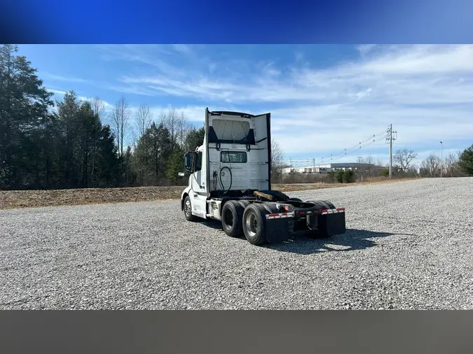 2018 Volvo VNL300