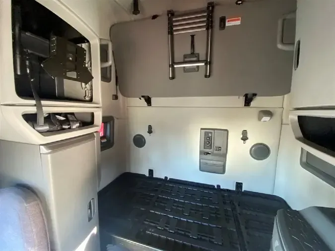 2021 VOLVO VNL64T760f4f4af4c5afc7d57a196b3dd775f2c84