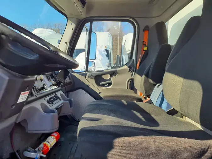 2014 FREIGHTLINER/MERCEDES M2 106