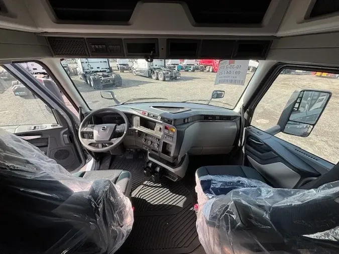 2026 VOLVO VNL64T860