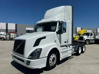 2016 Volvo VNL300