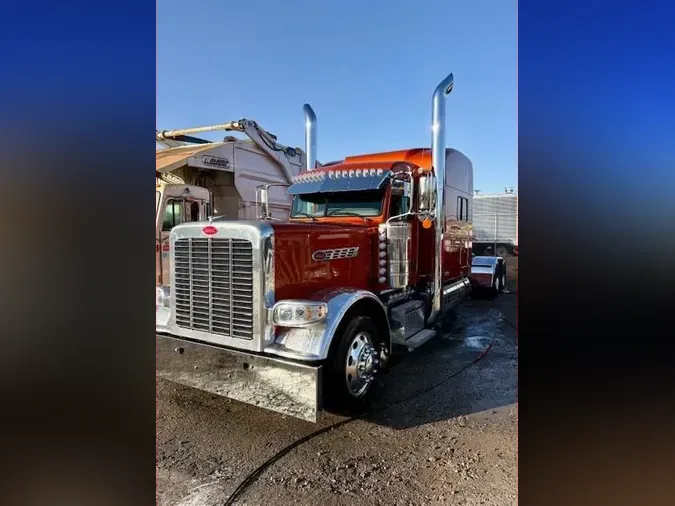 2022 Peterbilt 389