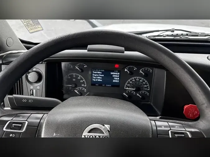 2019 VOLVO VNL760
