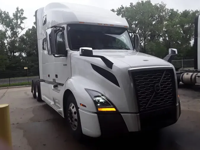 2019 VOLVO VNL64T-760