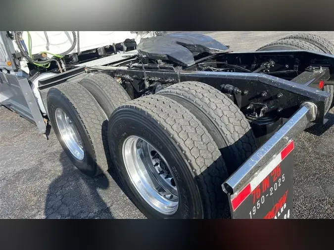 2020 FREIGHTLINER CA126